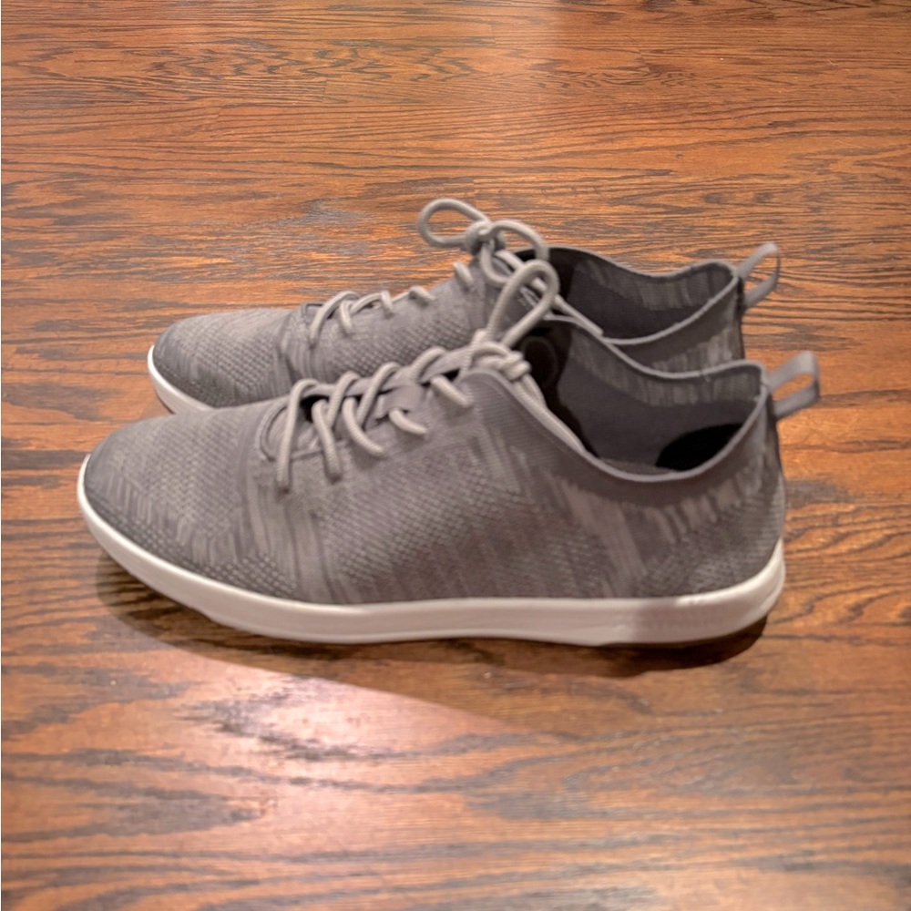 Perry Ellis Sneakers Size 10